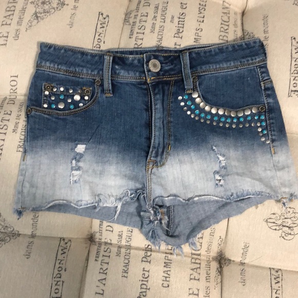 Kendall & Kylie Pants - Kendall & Kylie ombré cutoff shorts size 3